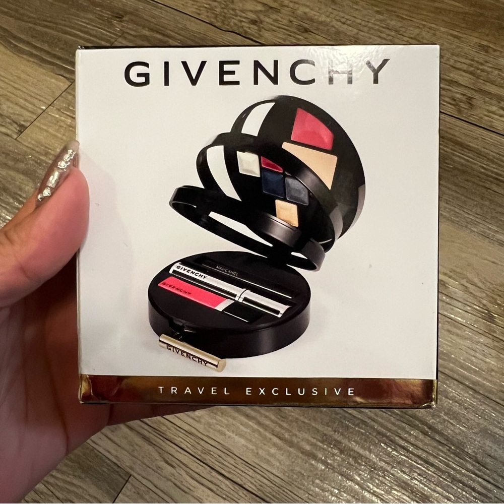 Givenchy Glamour On The Go Travel Set Makeup - Picture 7 of 7